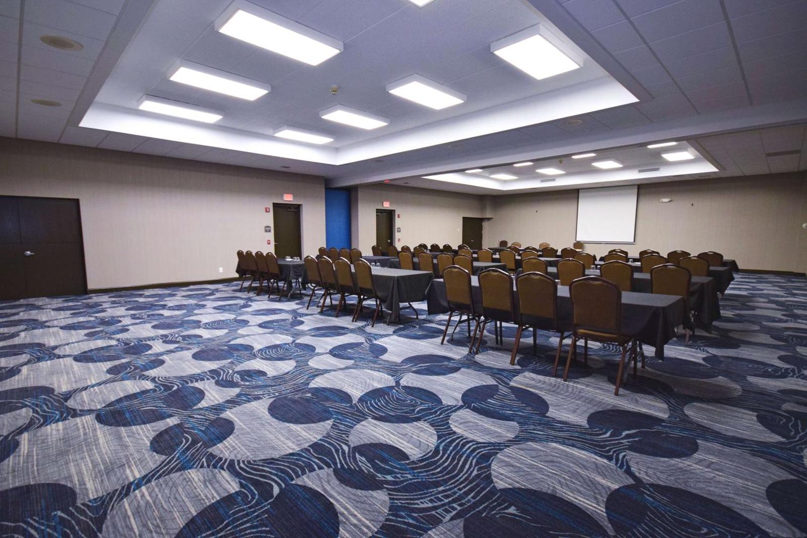 Best Western Resort Hotel & Conference Center Portage Main image 2